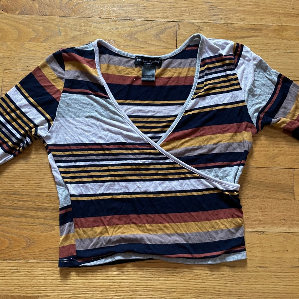 Long sleeve striped crop top